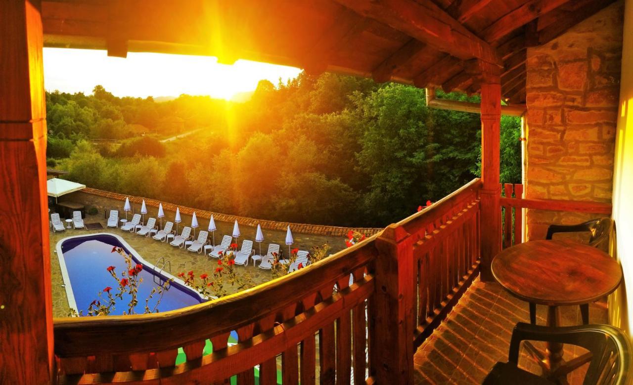 Yakovtsi Inn Ngoại thất bức ảnh