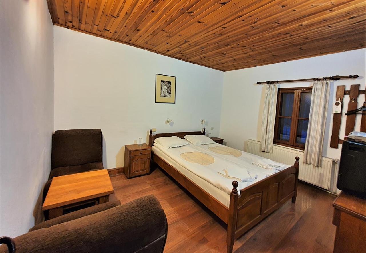 Yakovtsi Inn Ngoại thất bức ảnh