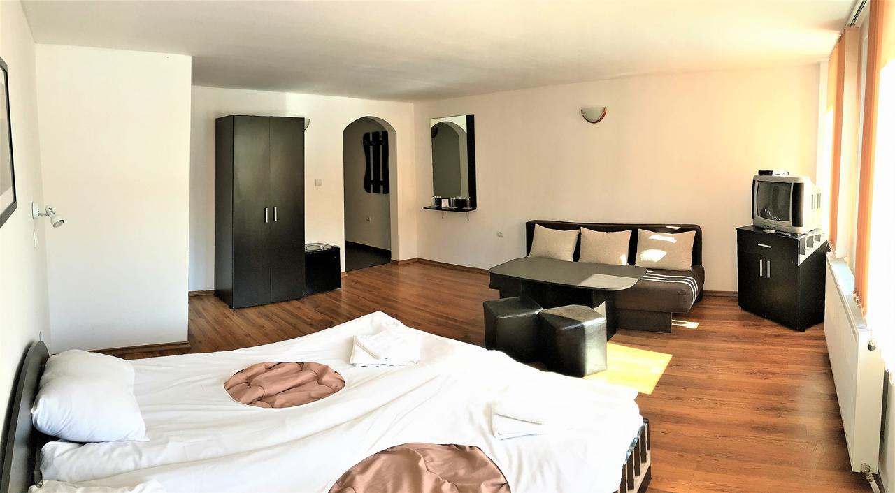 Yakovtsi Inn Ngoại thất bức ảnh