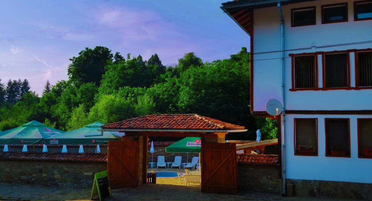 Yakovtsi Inn Ngoại thất bức ảnh
