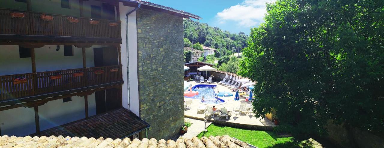 Yakovtsi Inn Ngoại thất bức ảnh