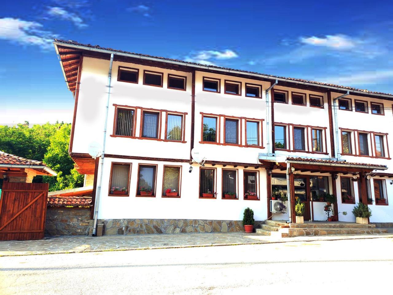 Yakovtsi Inn Ngoại thất bức ảnh
