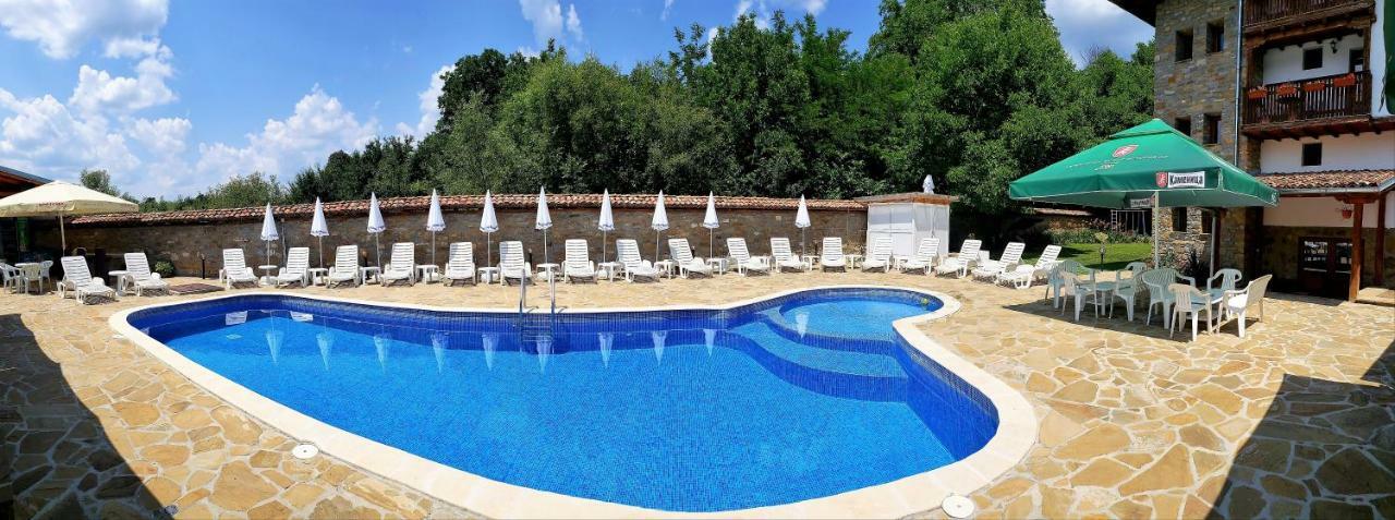 Yakovtsi Inn Ngoại thất bức ảnh